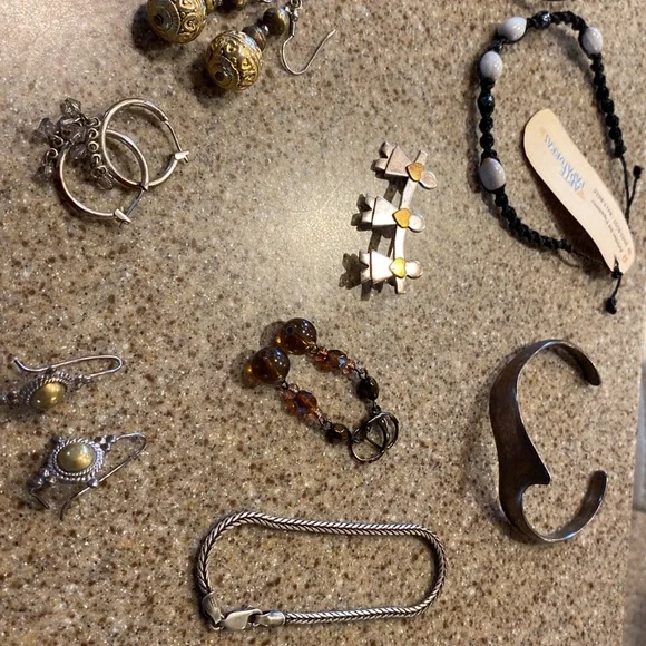 MAKE ME AN OFFER!! - Picture 2 of 8